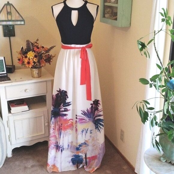 Vince Camuto Maxi Dress - Picture 1 of 11